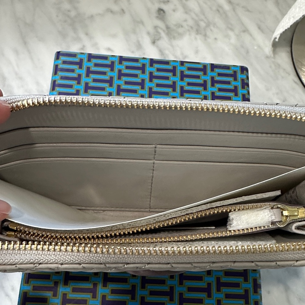 Tory Burch Marion Quilted Continental Gray Wallet - Picture 10 of 15